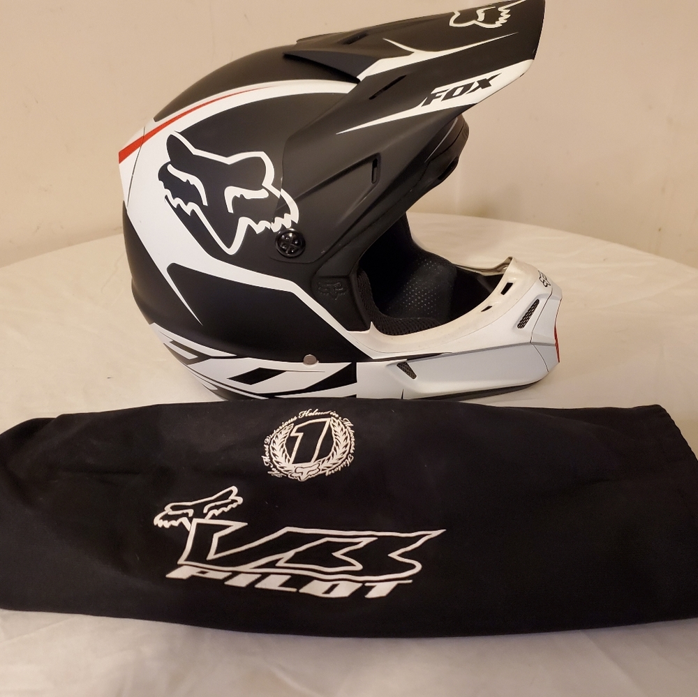 Fox Racing V3 Racing Helmet
